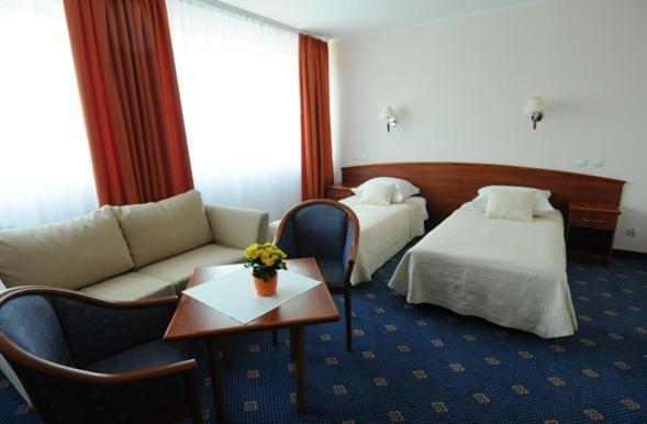 Hôtel Osrodek Wypoczynkowo - Szkoleniowy Allianz à Rynia Chambre photo