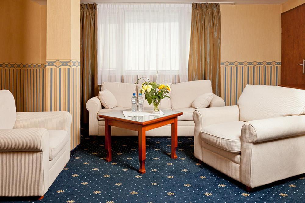 Hôtel Osrodek Wypoczynkowo - Szkoleniowy Allianz à Rynia Chambre photo