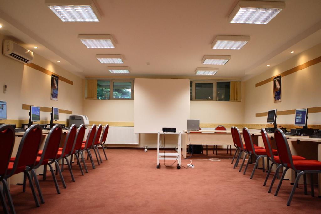 Hôtel Osrodek Wypoczynkowo - Szkoleniowy Allianz à Rynia Extérieur photo
